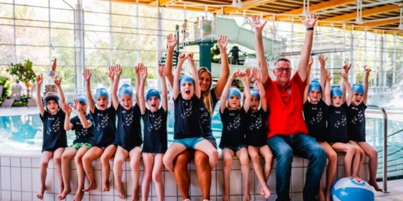 DVAG und MbM e. V. spenden 25.000 Euro fürs Schwimmen